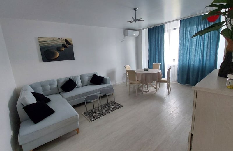 Аренда комфортных 3-комнатных апартаментов с отдельной кухней, 100 м², Мамаия, Констанца, Румыния